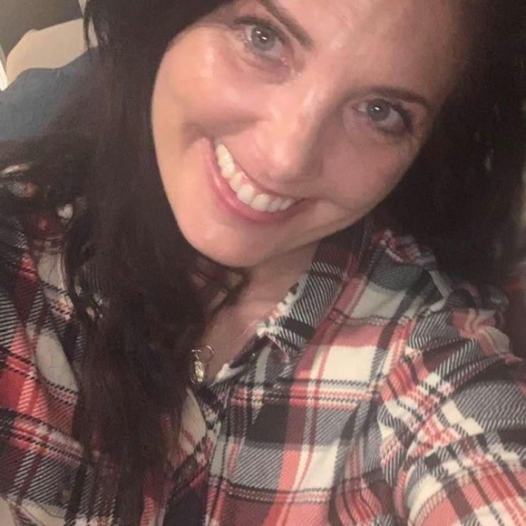 Meet your Posher, Michelle - Picture 1 of 8